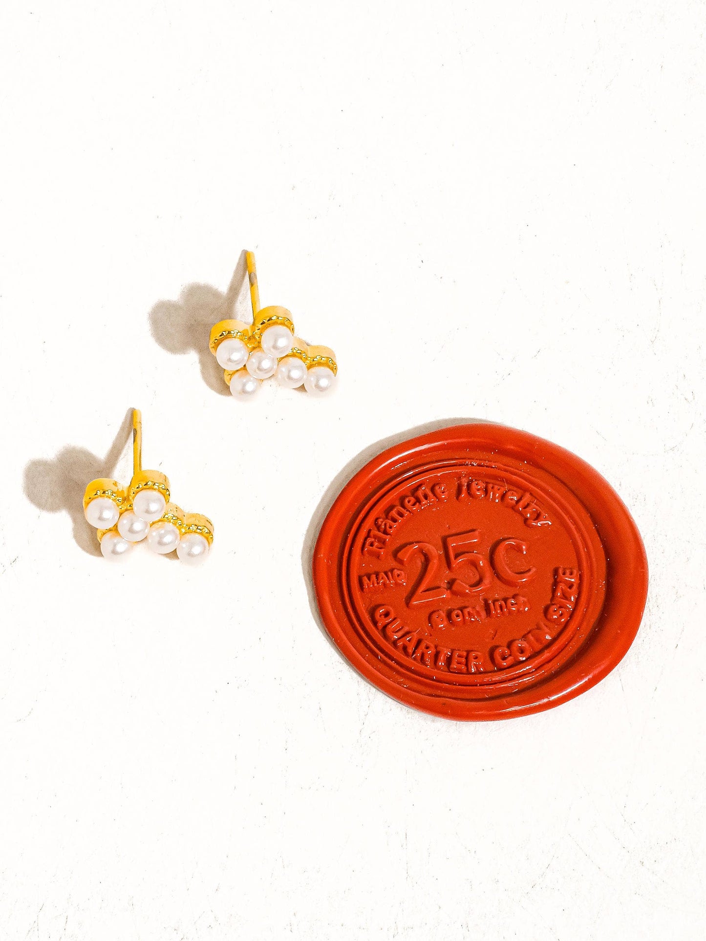 Telo Pearl Cross Stud