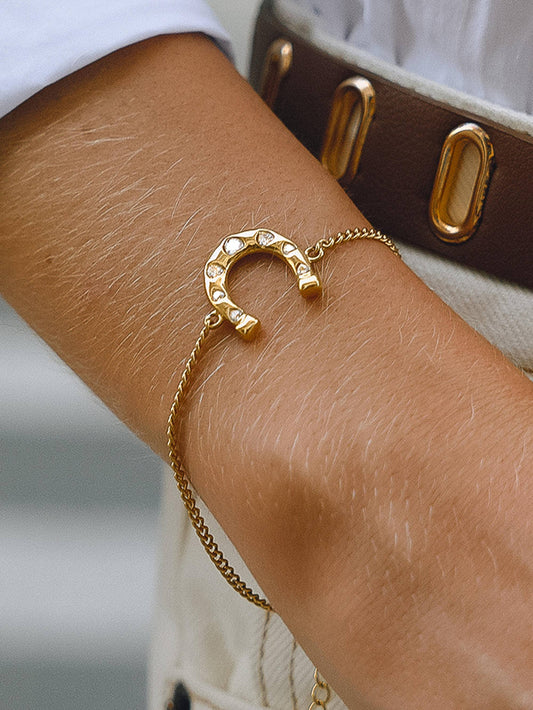 Tundra Horseshoe Chain Bracelet