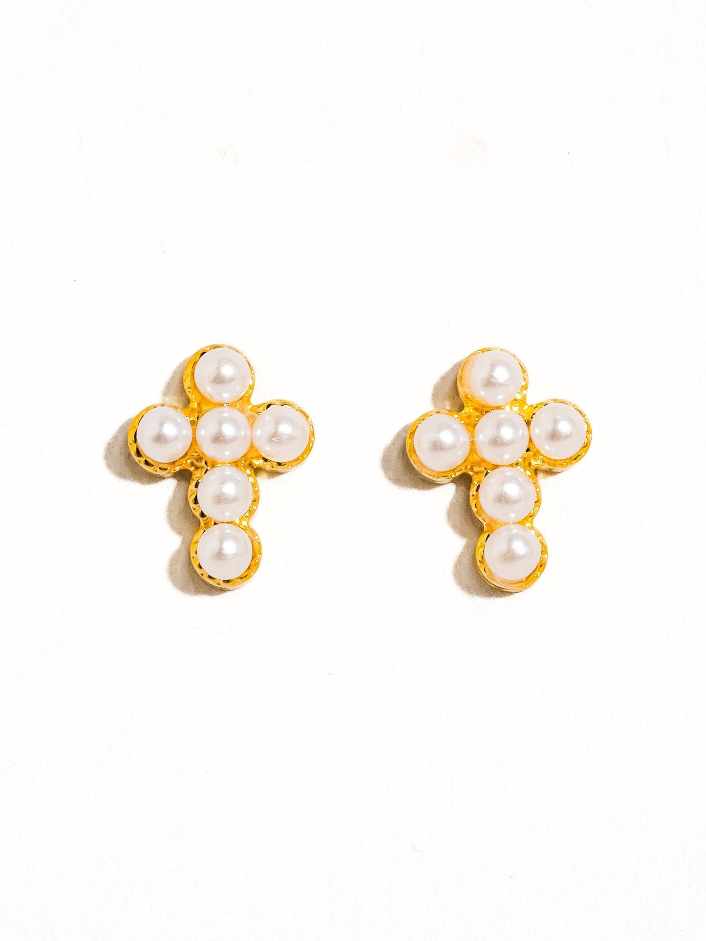 Telo Pearl Cross Stud