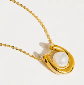 Barn Horseshoe Pearl Necklace